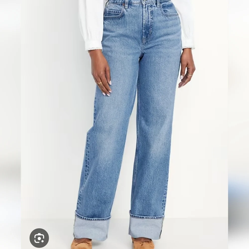Old Navy Wide Leg Jeans - Picture 3 of 17